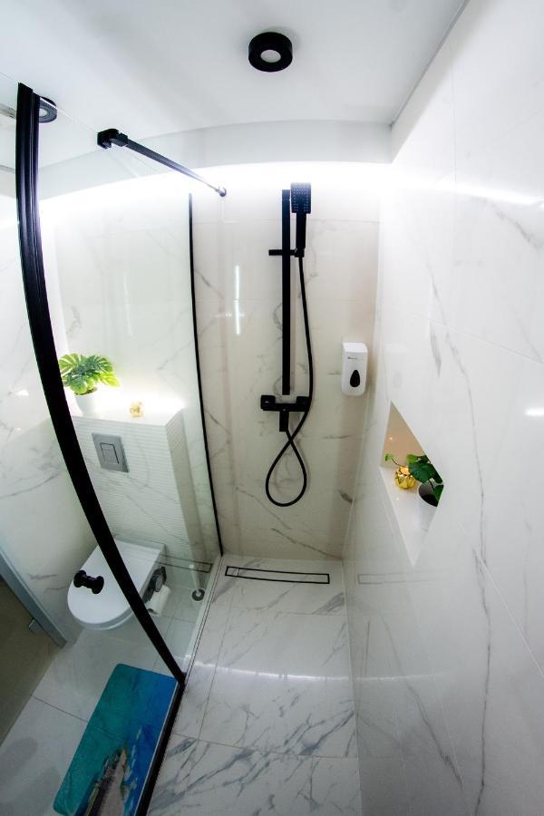Jacuzzi Apartment Zen Krasków Εξωτερικό φωτογραφία